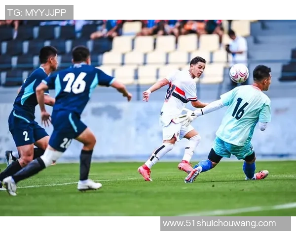 足球明星无水印高清壁纸下载尽享足球魅力与激情瞬间的完美呈现